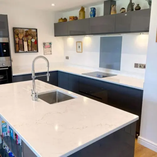 misterio gold quartz worktop
