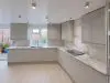 Calacatta Bronze quartz, Southampton project