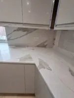 Calacatta Bronze quartz, Southampton project