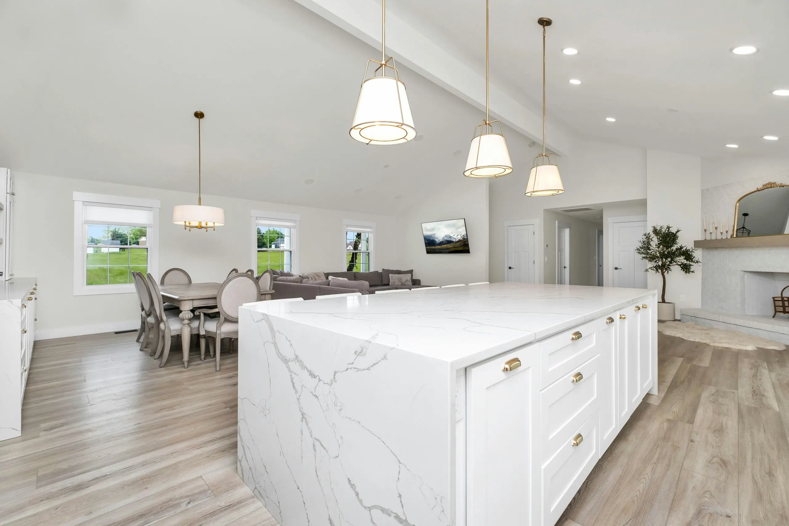 Calacatta vs Carrara Quartz