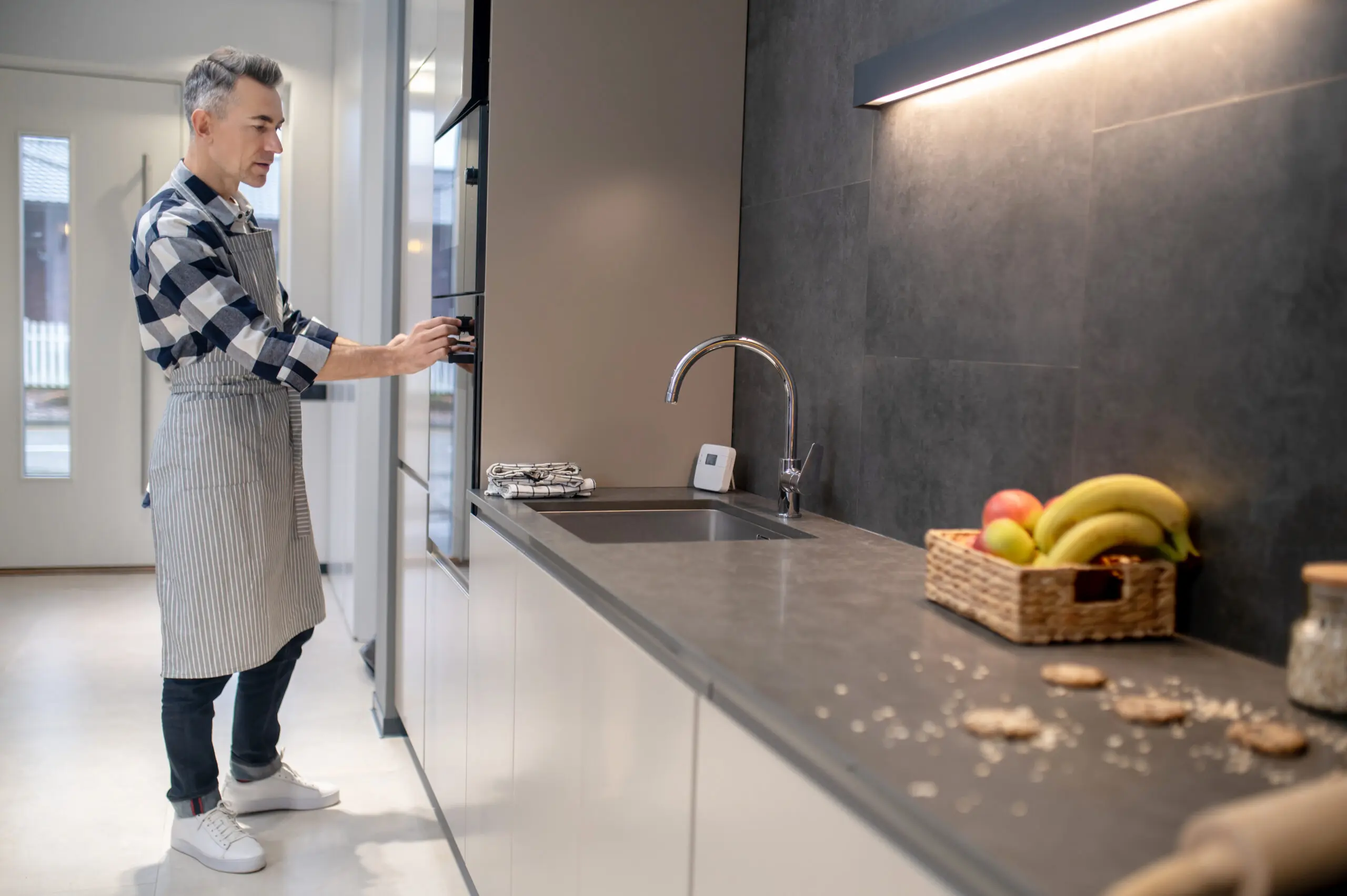 Hidden-Costs-of-Quartz-Kitchen-Worktops-scaled