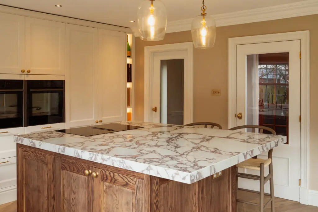 Mono Calacatta Viola quartz worktop