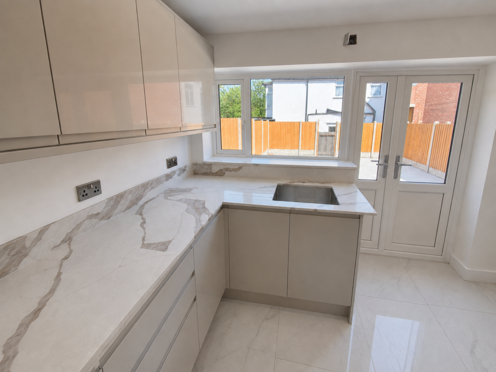Calacatta Bronze quartz, Chelsea, london project