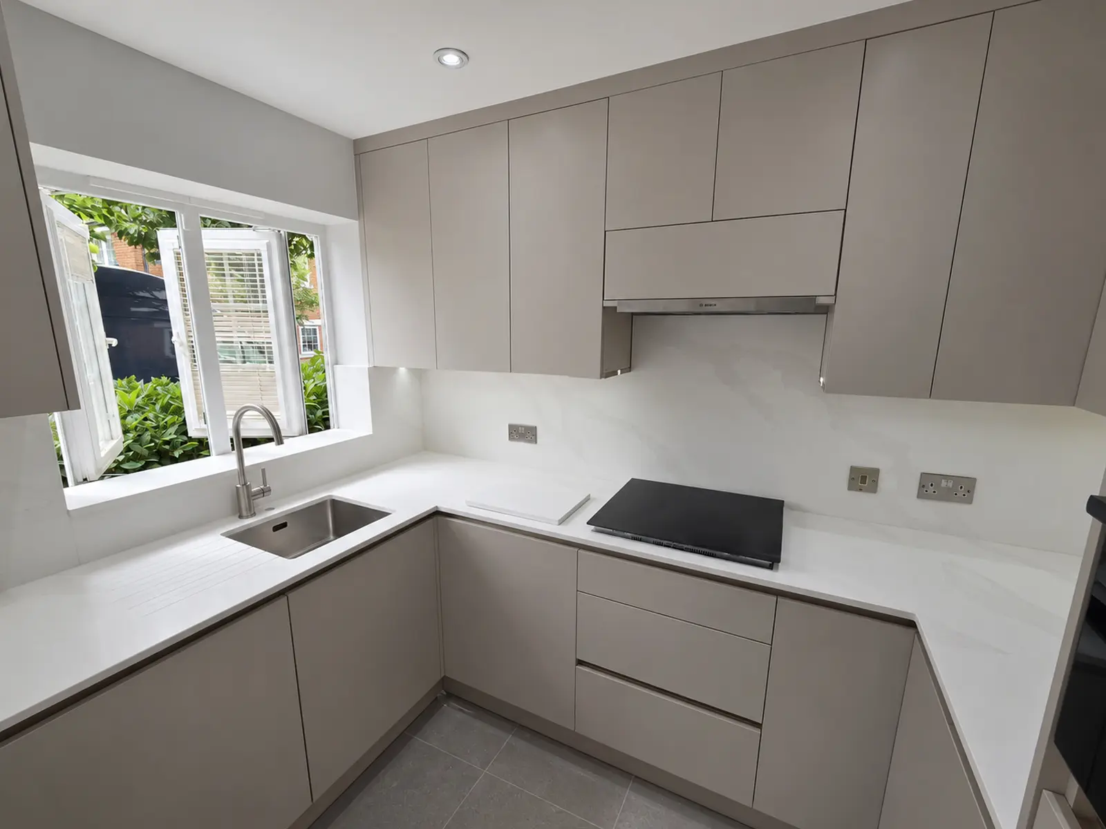 Mono Calacatta Gold quartz in Northampton 2025