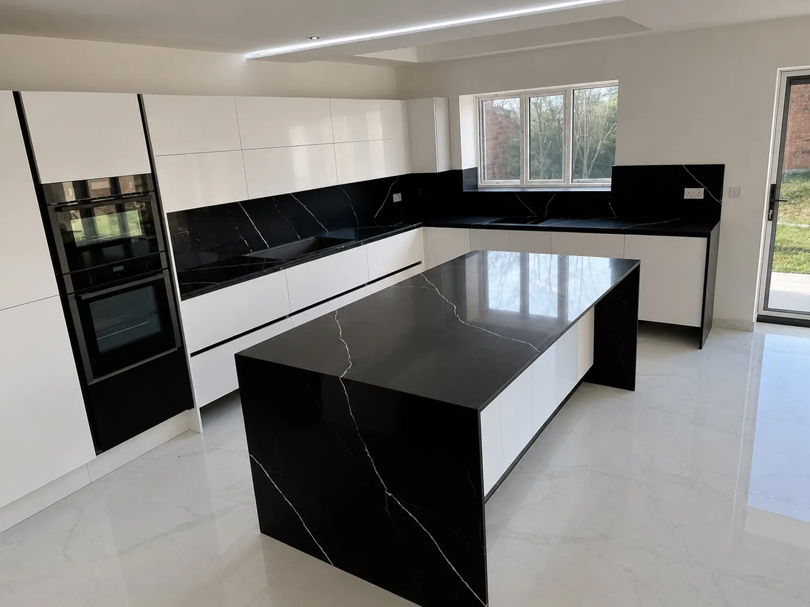 Sterling’s quartz worktop project, Eternal Marquina in Leicester 2025, image-1