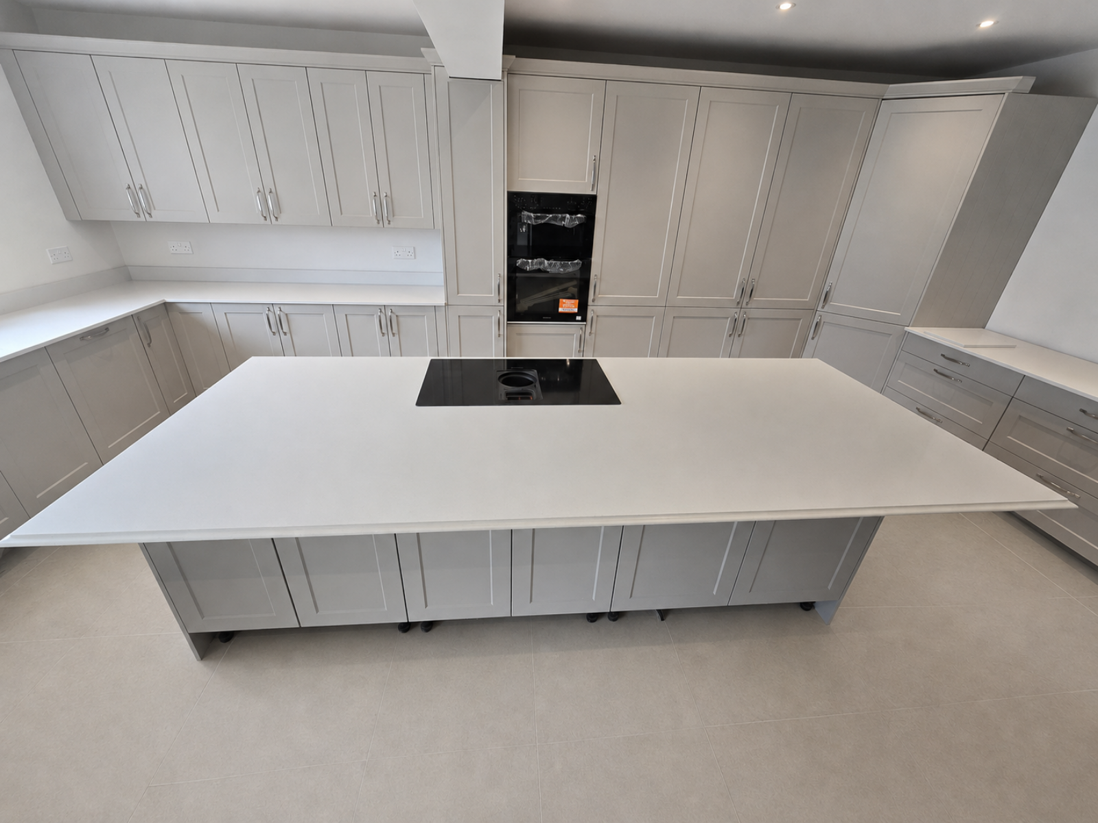 Aspen Ice Quartz Worktop, Ealing, london project