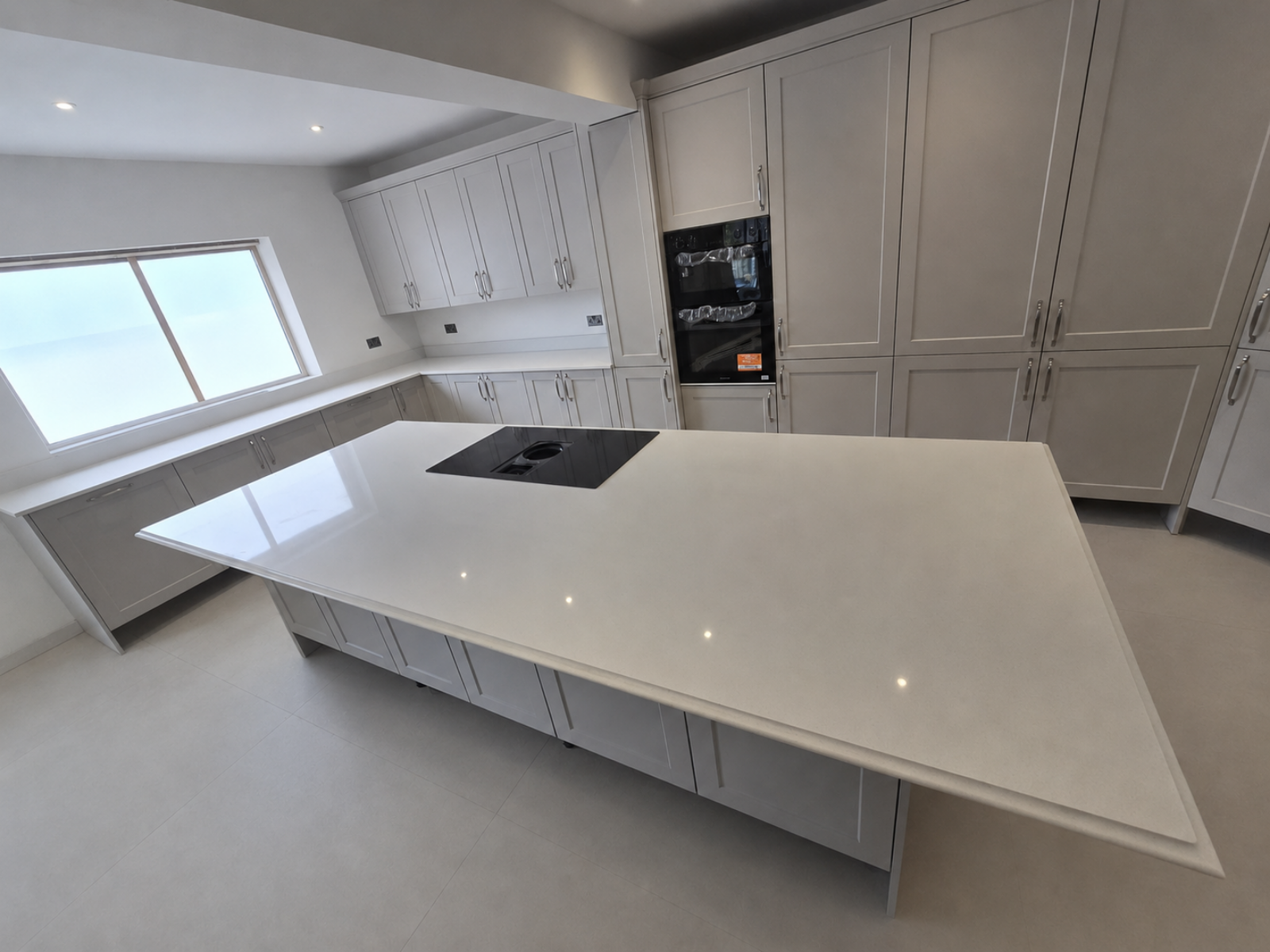 Aspen Ice Quartz Worktop, Ealing, london project