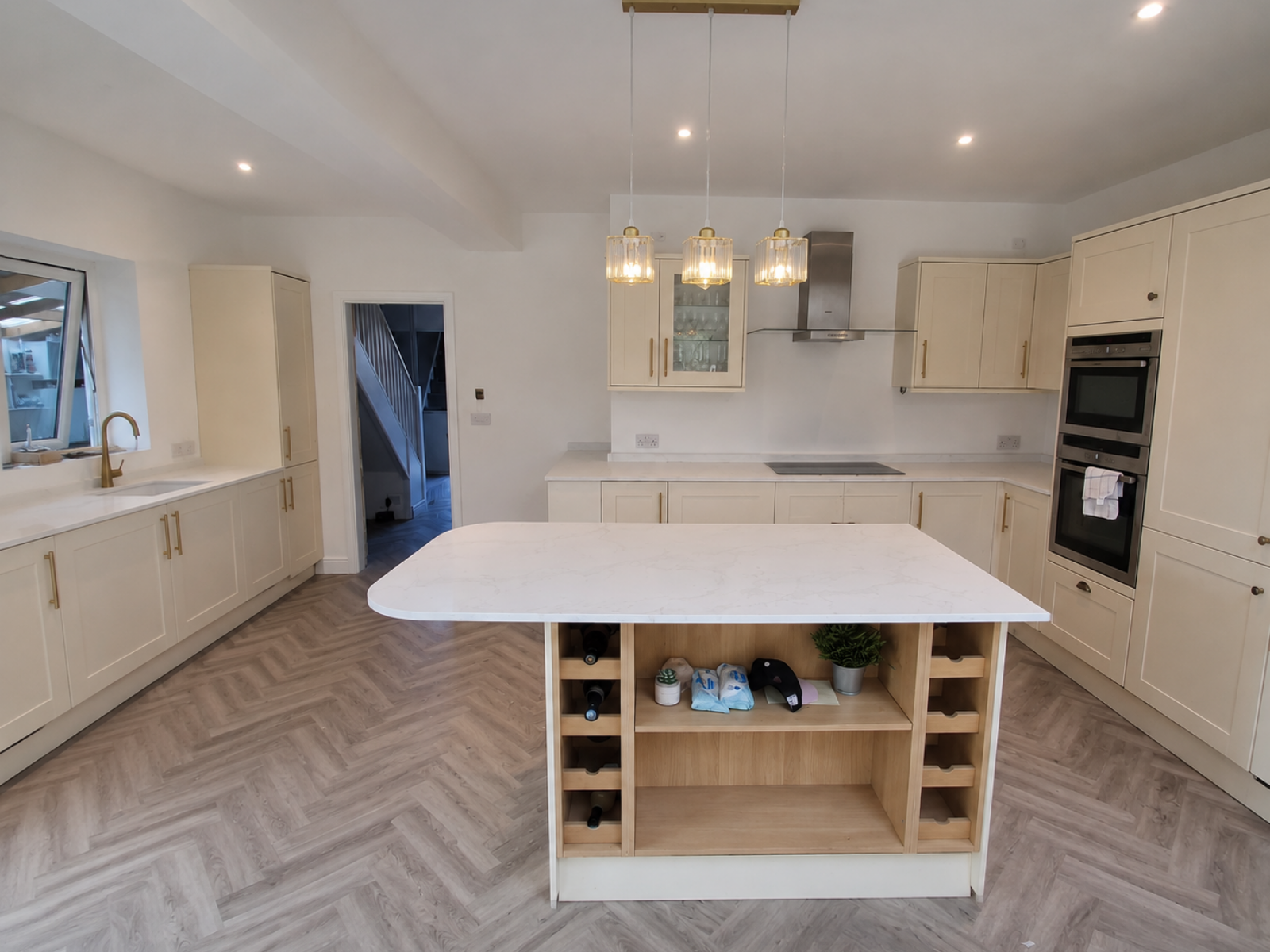 Calacatta Classic quartz worktop in high Wycomb project
