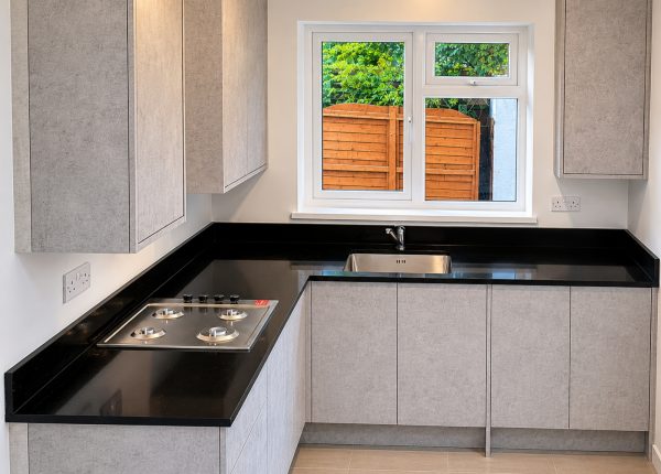 black sparkle quartz worktop